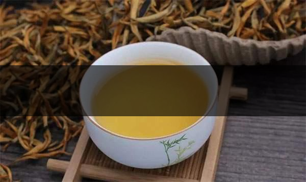 四招（方面）教你學(xué)會(huì)辨別茶的新陳！-1