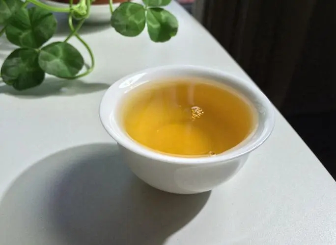 2022年一喝普洱茶肚子就熱熱的怎么回事？