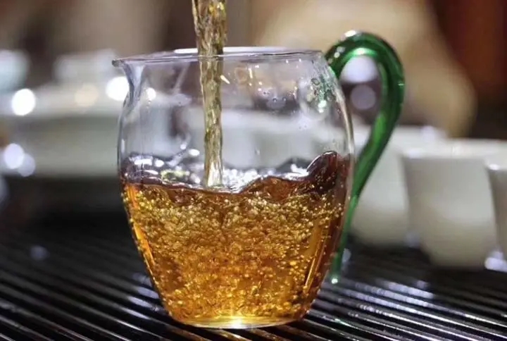 連“喉韻”和“鎖喉”都搞不清楚，就不要說懂普洱茶！