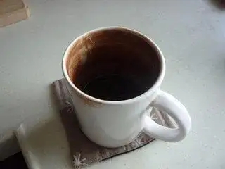 茶垢清潔有妙招，一分鐘讓茶杯光亮如新！