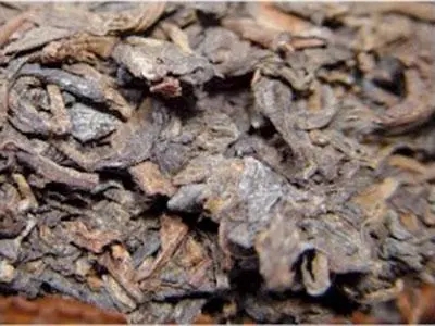 普洱茶你必須要懂：白霜與發(fā)霉。