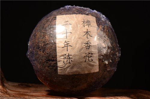 收藏普洱茶，應(yīng)選擇知名品牌還是小品牌？