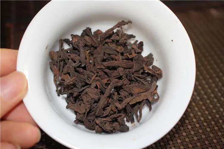 普洱茶的“樟香、棗香、糯香”等香味由什么決定？