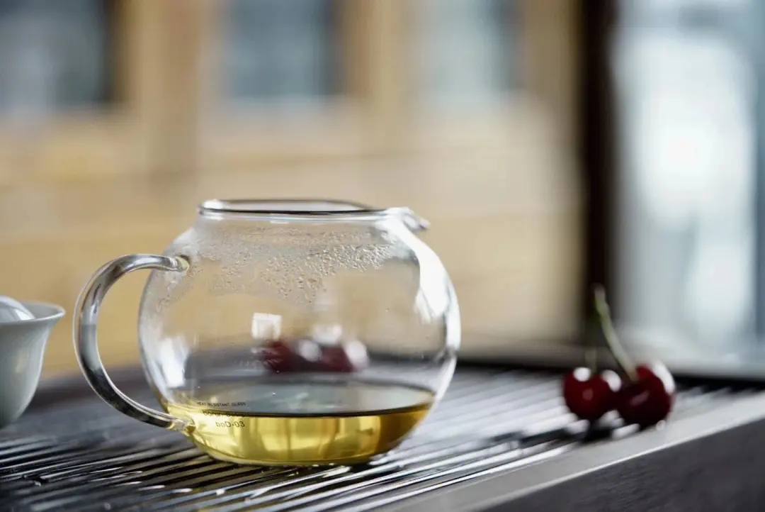 2023年老班章古樹春茶的沖泡!